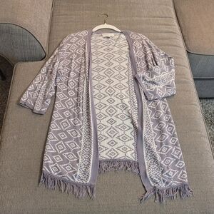 Skies Are Blue Gray White Pattern Tribal Open Front Cardigan Fringe Hem Small